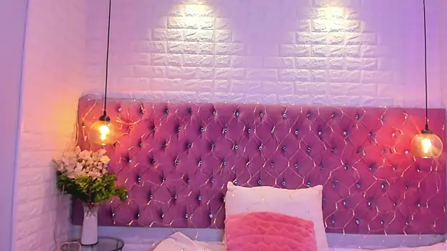 amber sparkle online show from December 19, 12:52 pm