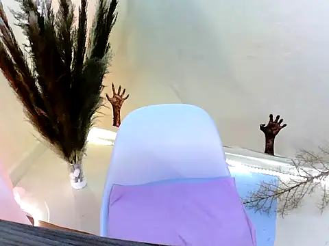 RoseLoverrr online show from October 18, 3:53 am