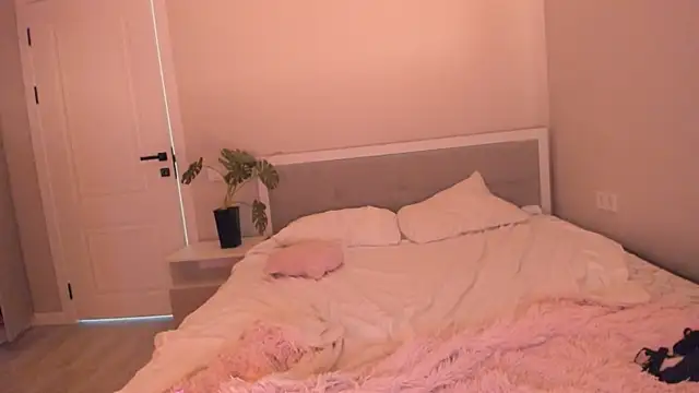 yuna loon online show from September 12, 5:53 pm