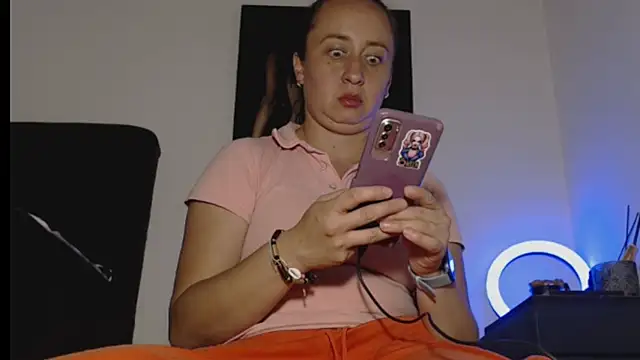 Milf Valeria online show from February 4, 7:06 pm