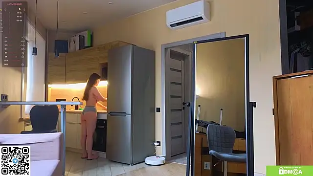 miss bubbles  online show from April 10, 2:28 am