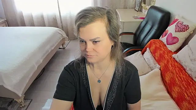 MildMature online show from May 31, 1:17 pm