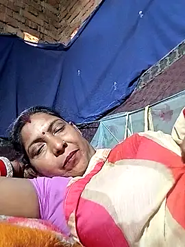 Savita992 online show from February 17, 8:13 am