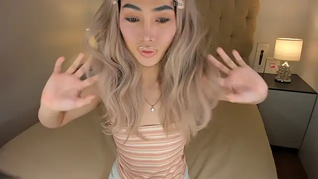 The Queenstar was born online show from October 8, 4:55 pm