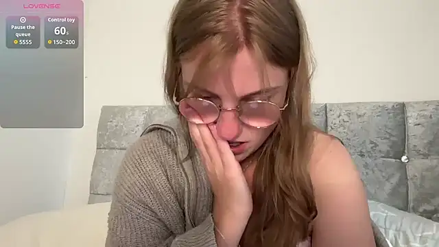 BustyKellyXXX online show from June 11, 7:22 pm