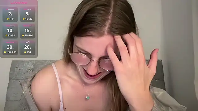 BustyKellyXXX online show from April 10, 7:31 pm