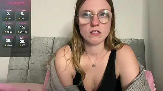 BustyKellyXXX online show from November 30, 7:29 pm