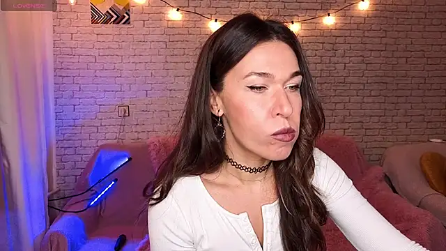 ReginaFoXXXy online show from October 28, 12:33 pm