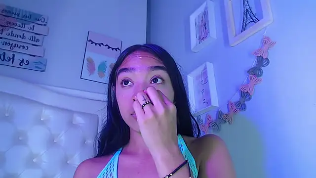 pocahontamoon online show from September 22, 1:20 pm