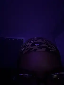 Tu GataLinda online show from November 17, 3:29 am