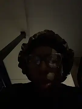 Tu GataLinda online show from November 4, 4:39 am