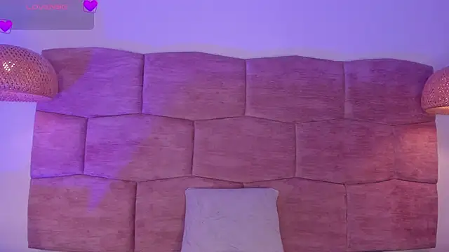 dani velvet online show from April 9, 3:20 am