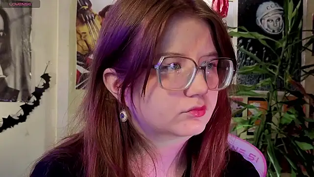 Sienna-Cow online show from December 2, 11:01 am