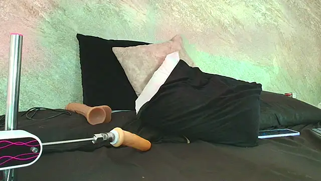 Snapshot of Dixie_grey1 chatting on October 11, 2:42 pm Dixie grey1 online show from October 11, 2:42 pm