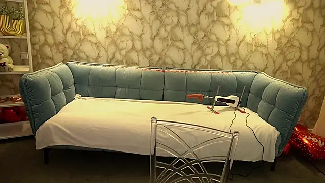 CrystallPaws online show from March 25, 7:00 am