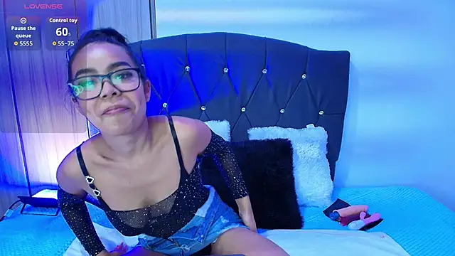 Snapshot of Danna_Sexxxx chatting on September 13, 1:13 am Danna Sexxxx online show from September 13, 1:13 am