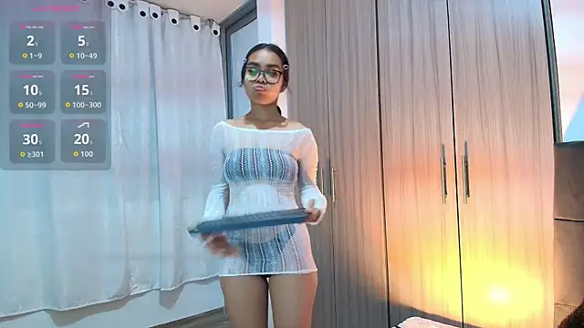 Snapshot of Danna_Sexxxx chatting on October 4, 1:00 am Danna Sexxxx online show from October 4, 1:00 am