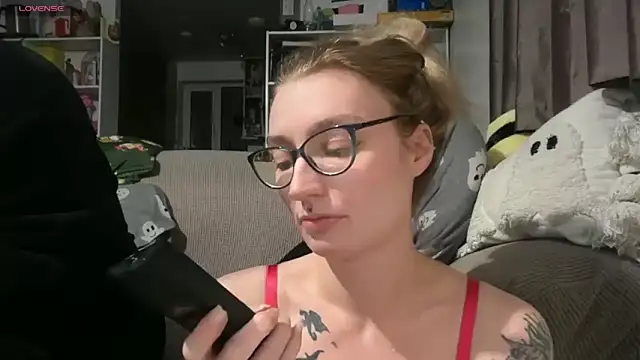 harleyblair online show from March 17, 11:09 pm