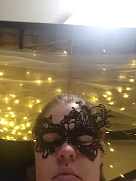 VeiledMuse online show from November 19, 2:22 am