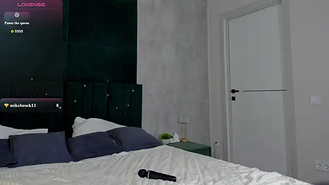 MalvinaDream online show from April 18, 7:58 pm