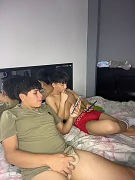 Kailertwink online show from November 30, 3:54 am