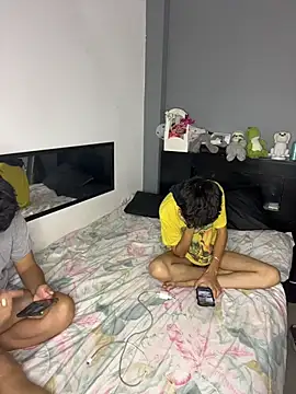 Kailertwink online show from October 31, 5:09 am