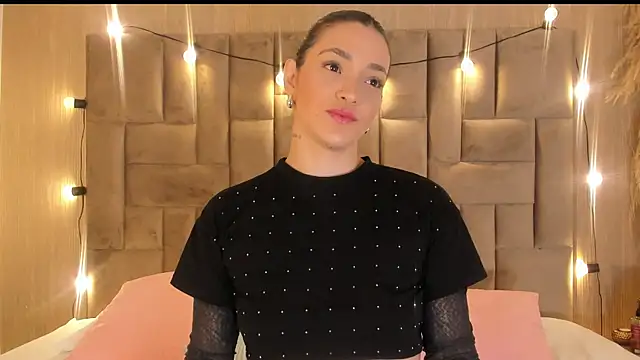 ClaradelMar online show from December 4, 10:28 am