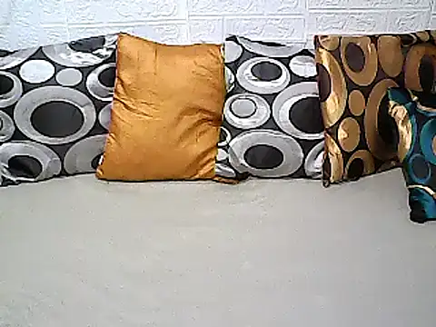 xxhottinybabe online show from January 14, 12:21 pm