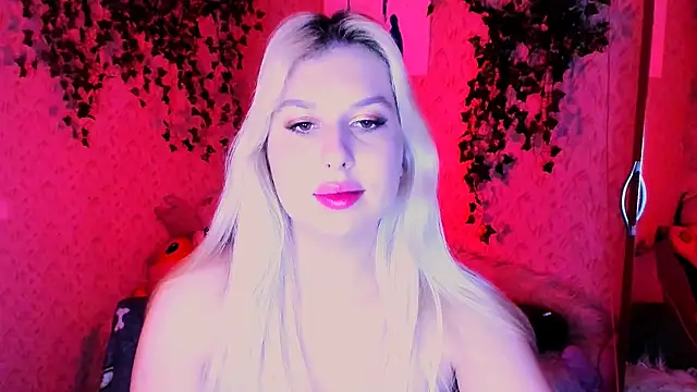 ChloeRicc online show from November 17, 2:07 pm