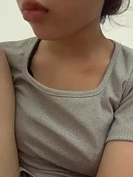 Snapshot of Nguyenha11 chatting on September 23, 8:23 am Nguyenha11 online show from September 23, 8:23 am