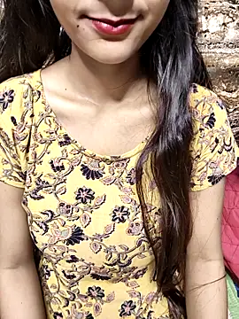 Snapshot of Indian-Aleena chatting on October 3, 4:50 am Indian-Aleena online show from October 3, 4:50 am