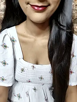 Snapshot of Indian-Aleena chatting on October 18, 7:44 am Indian-Aleena online show from October 18, 7:44 am