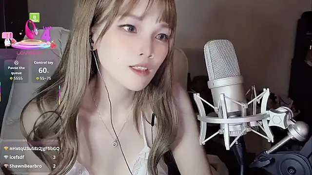 twlilybae online show from January 8, 4:55 pm