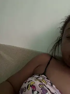 Kamilinha2 online show from April 1, 8:26 am