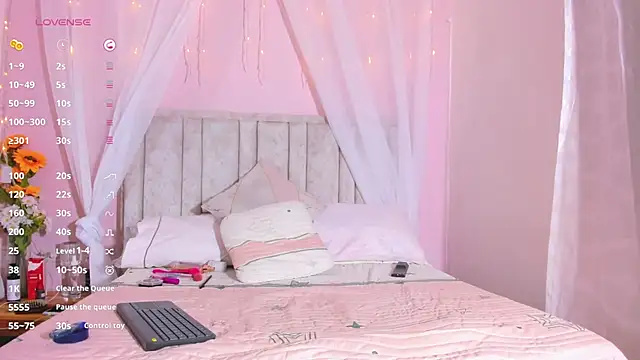 Rachellcooperrr online show from September 12, 12:22 am