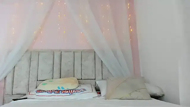 Rachellcooperrr online show from October 1, 8:08 am