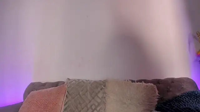 kiut lili online show from September 15, 7:32 pm