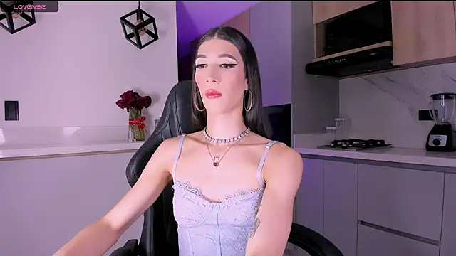 fhalon foxxxys  online show from April 4, 8:35 am