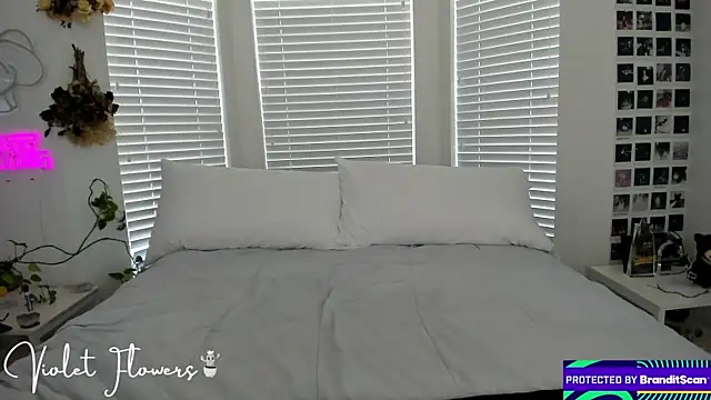 violetttflowers online show from September 8, 5:12 pm