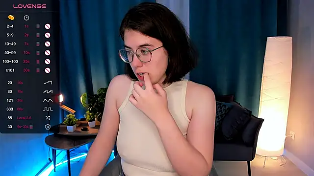 BellaCaress online show from September 16, 4:53 am