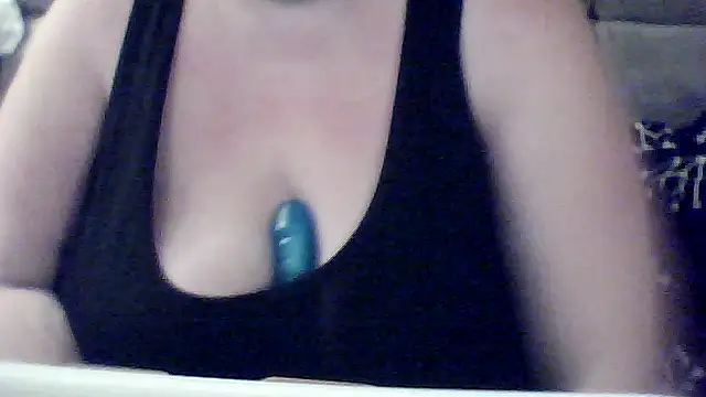 Snapshot of Valendra_ chatting on October 9, 6:28 am Valendra  online show from October 9, 6:28 am