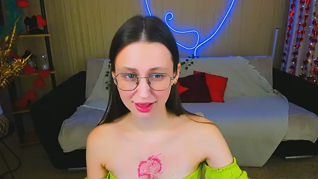 YourLovellyStory online show from March 3, 3:29 pm