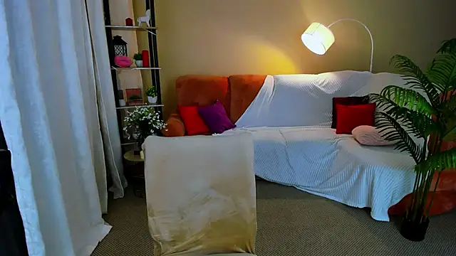 AlluringLookk online show from February 20, 4:30 pm