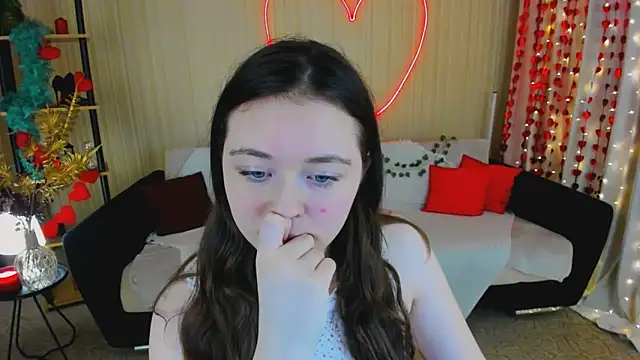 AlluringLookk online show from March 10, 5:17 pm