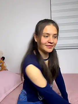 Snapshot of Emilyybennet_ chatting on September 24, 12:09 am Emilyybennet online show from September 24, 12:09 am