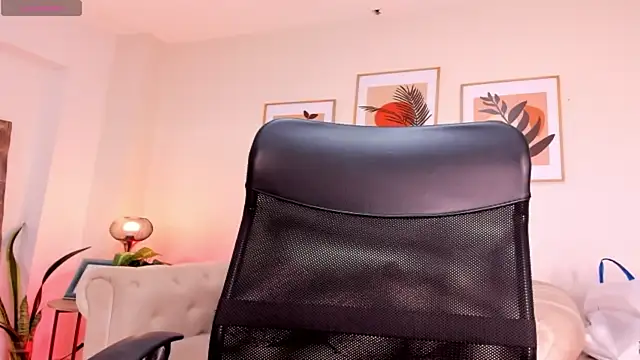 victoria giraldo online show from December 16, 5:35 am