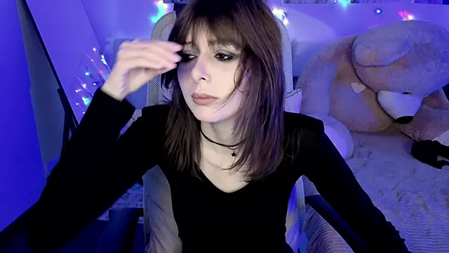 CrystallBloom online show from April 3, 1:36 am