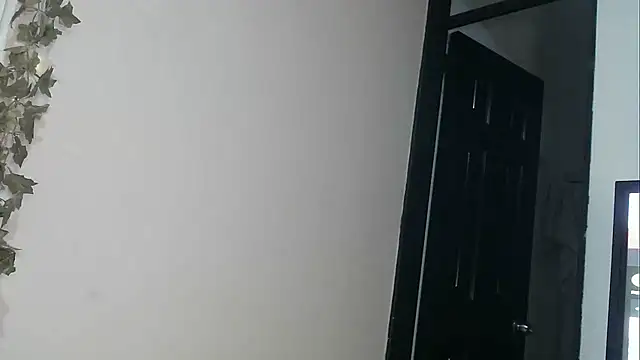 angelainparis28 online show from November 8, 6:40 am