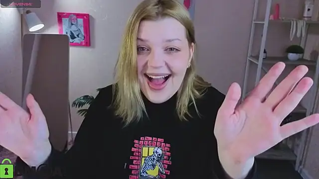 Michele Greenn online show from March 14, 1:28 am