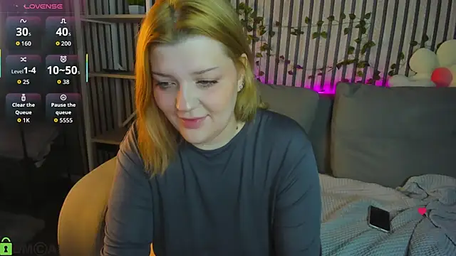 Michele Greenn online show from March 8, 1:13 am